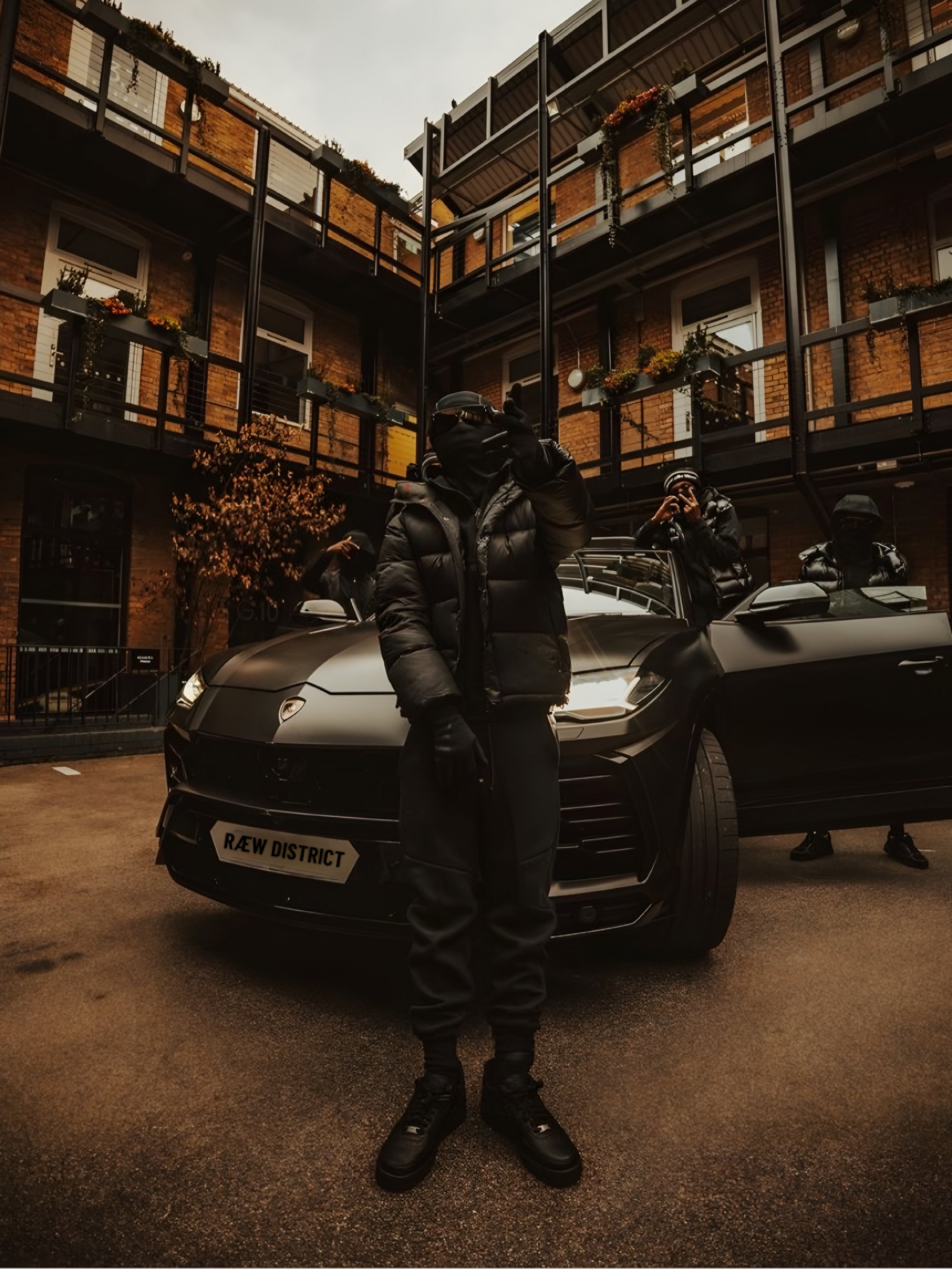 SWEAT-SHIRT x RÆW DISTRICT